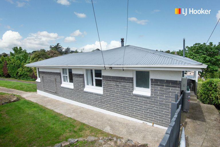 Photo of property in 1 Glendevon Place, Vauxhall, Dunedin, 9013