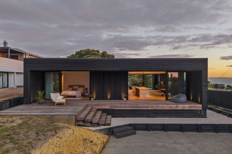 Photo of property in 28 Pacific Parade, Surfdale, Waiheke Island, 1081