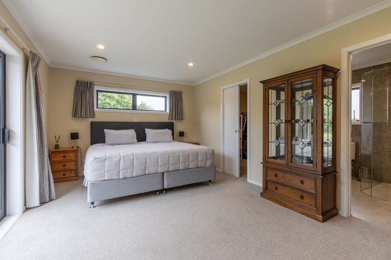 Photo of property in 11 Rathbone Street, Waipawa, 4210