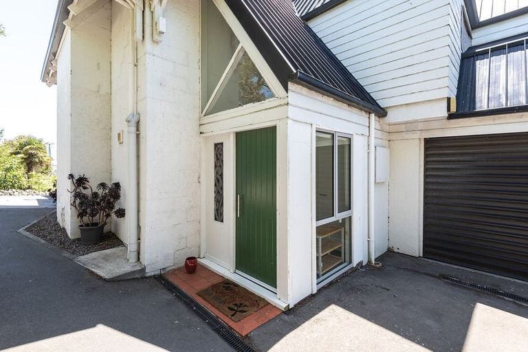 Photo of property in 26 Seamount Terrace, Mount Pleasant, Christchurch, 8081