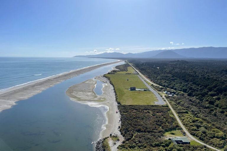 Photo of property in 17 Fox Moth Drive, Haast, 7886