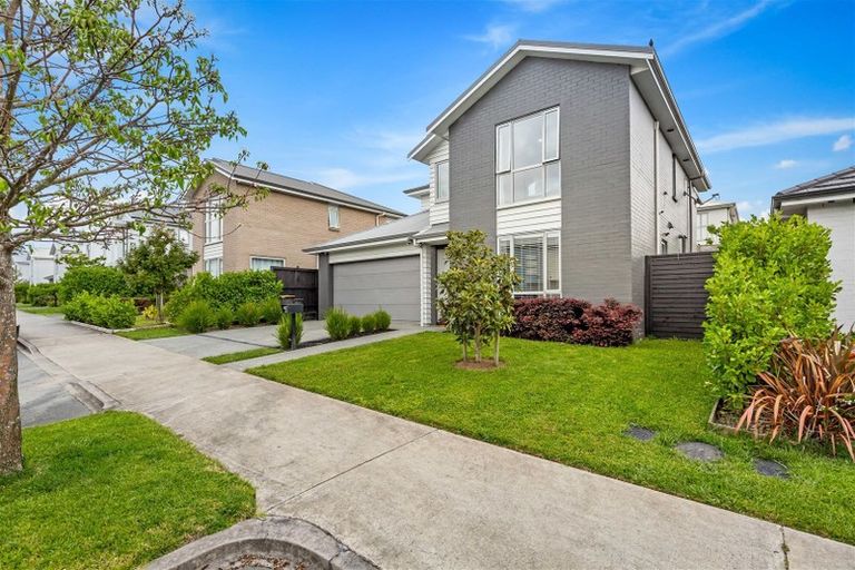Photo of property in 22 Samuel Cassidy Avenue, Swanson, Auckland, 0614
