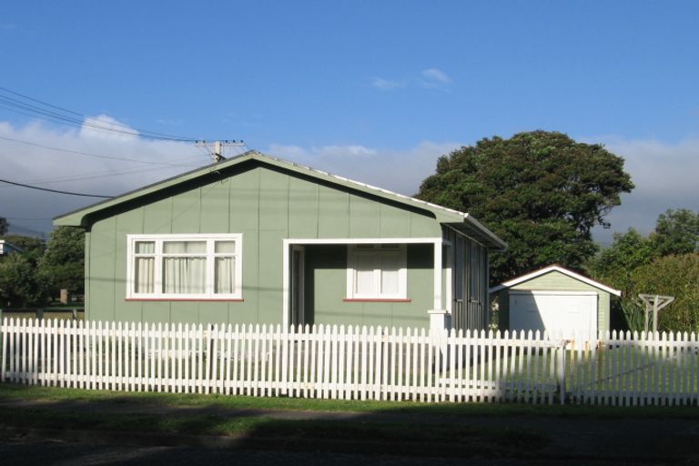 Photo of property in 64 Tutere Street, Waikanae Beach, Waikanae, 5036