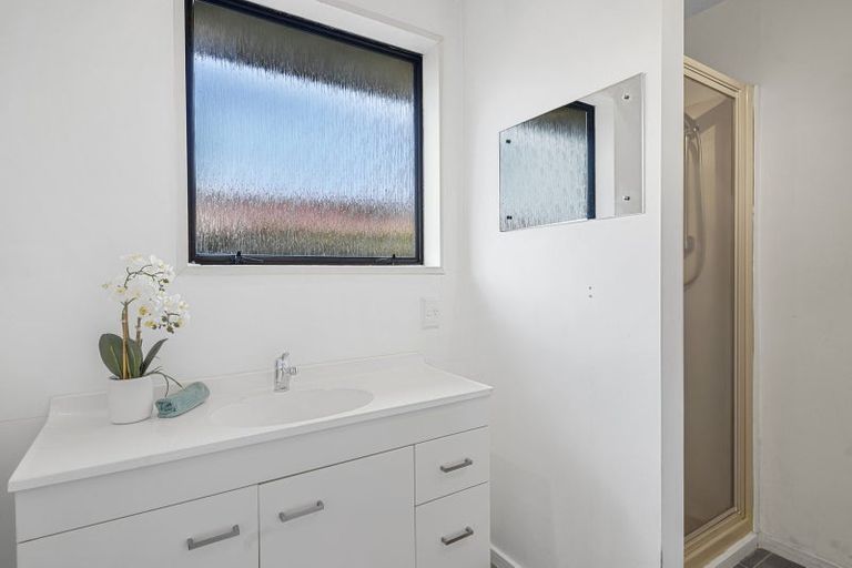 Photo of property in 2/7 Torvill And Dean Lane, Cashmere, Christchurch, 8022