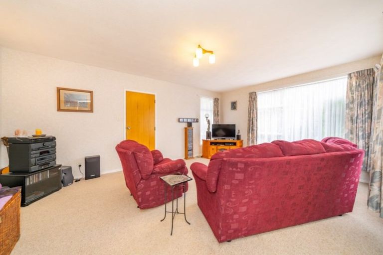 Photo of property in 4 Ruapae Grove, Trentham, Upper Hutt, 5018