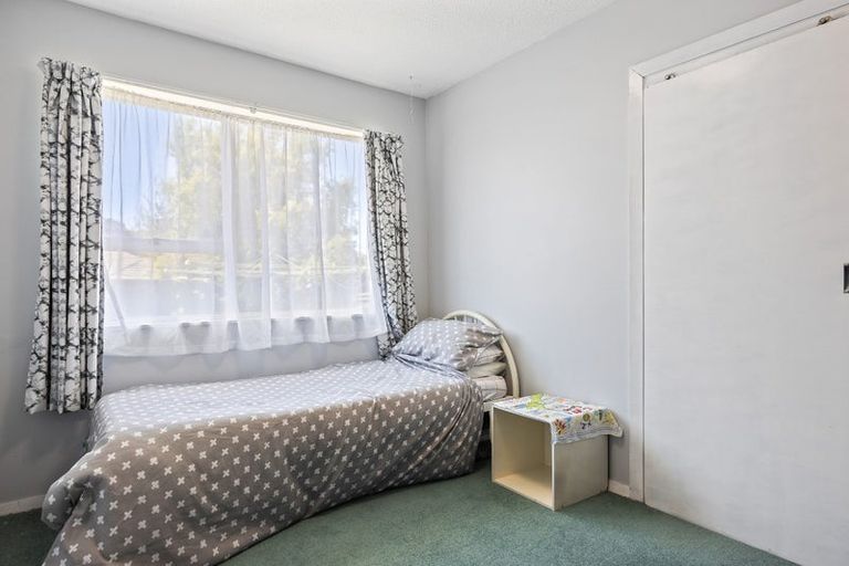 Photo of property in 26 Jenkins Avenue, Redwood, Christchurch, 8051