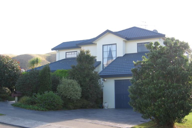 Photo of property in 8 Derry Hill, Churton Park, Wellington, 6037