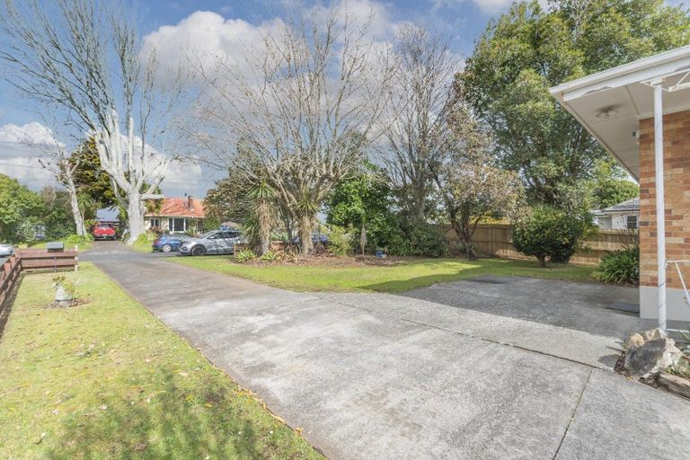 Photo of property in 16 Trentham Road, Papakura, 2110