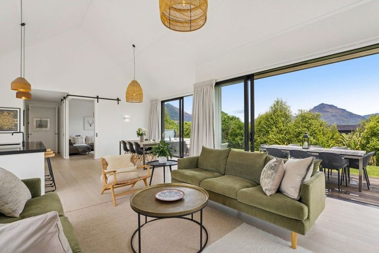 Photo of property in 1 Torridon Court, Jacks Point, Queenstown, 9371