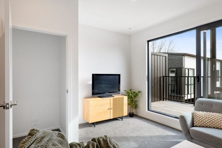 Photo of property in 3 Meg Lane, Glen Eden, 0602