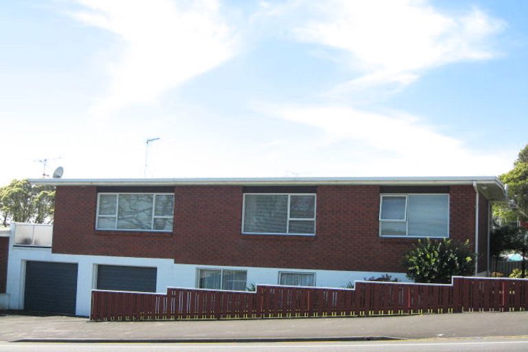 Photo of property in 83 Eliot Street, New Plymouth, 4310