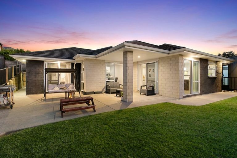 Photo of property in 11 Caldera Close, Pyes Pa, Tauranga, 3112