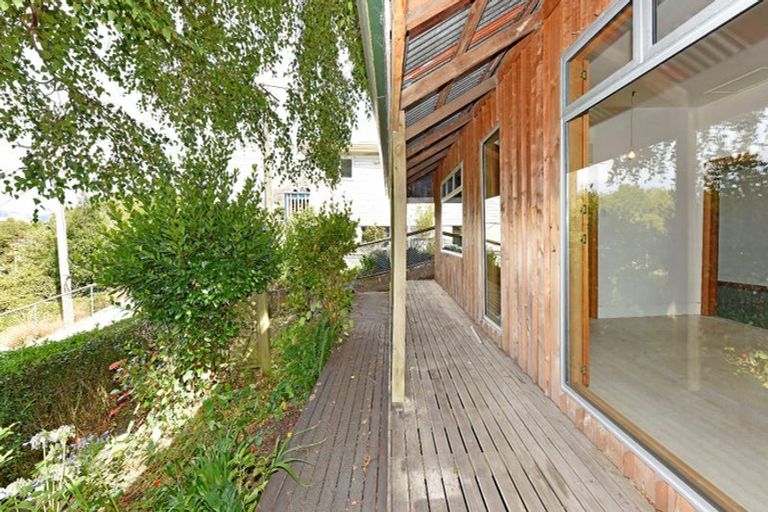 Photo of property in 16 Ripon Street, Lyttelton, 8082