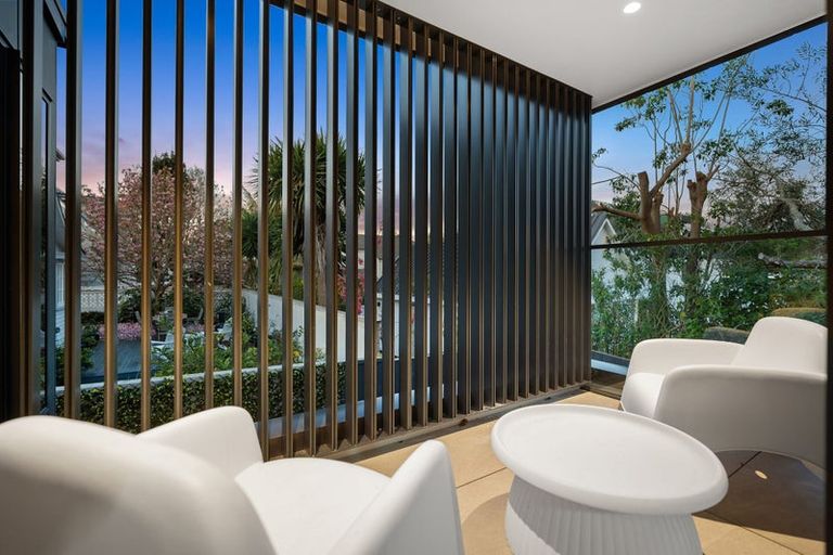 Photo of property in 201d Hurstmere Road, Takapuna, Auckland, 0622