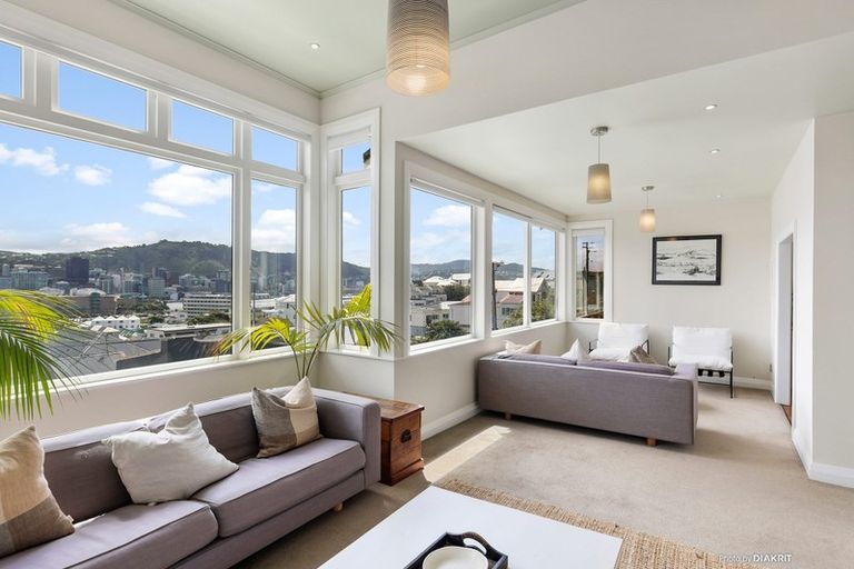 Photo of property in 16 Earls Terrace, Mount Victoria, Wellington, 6011