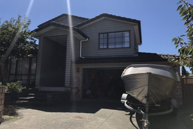 Photo of property in 36 Seresin Crescent, Flat Bush, Auckland, 2016