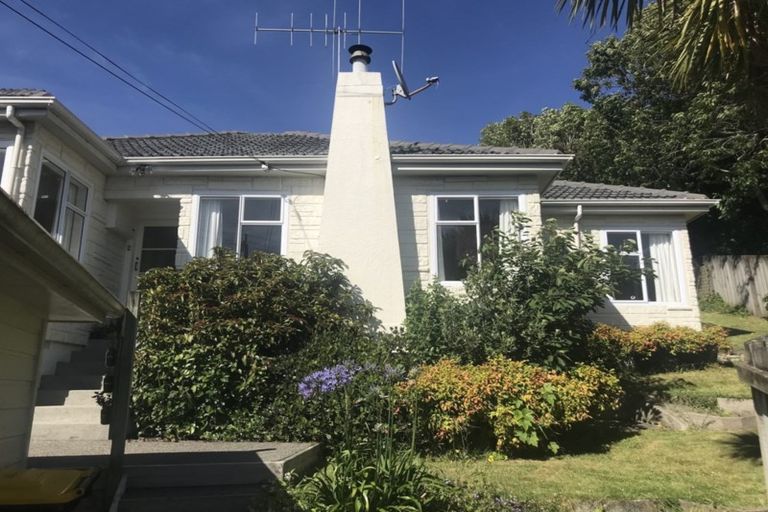 Photo of property in 2 Chester Road, Tawa, Wellington, 5028