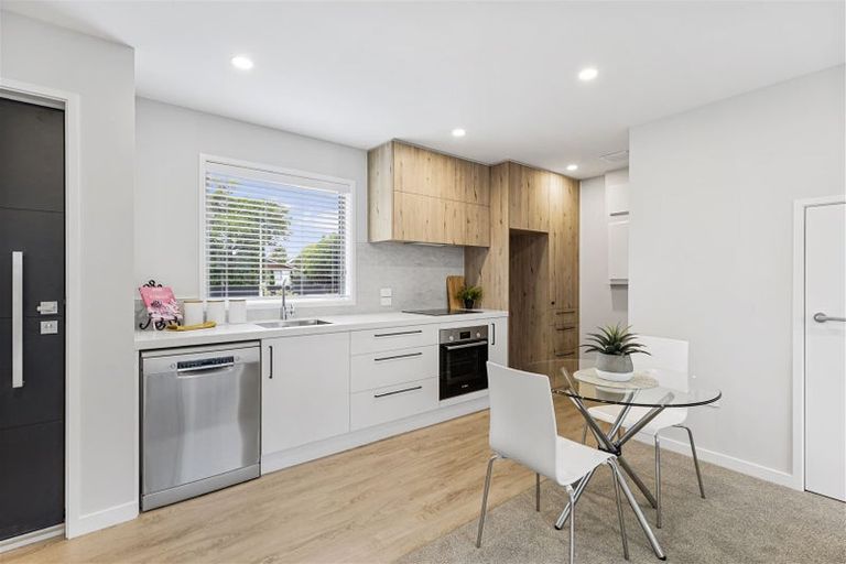 Photo of property in 2/160a Peverel Street, Riccarton, Christchurch, 8041