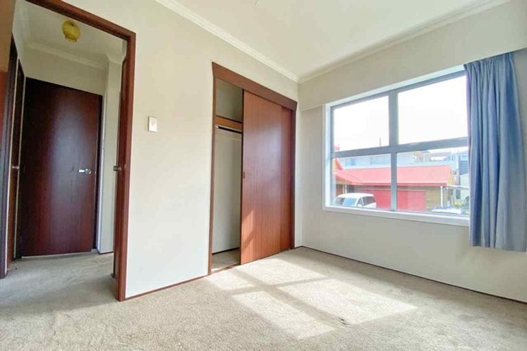 Photo of property in 1/17 Hyde Road, Rothesay Bay, Auckland, 0630