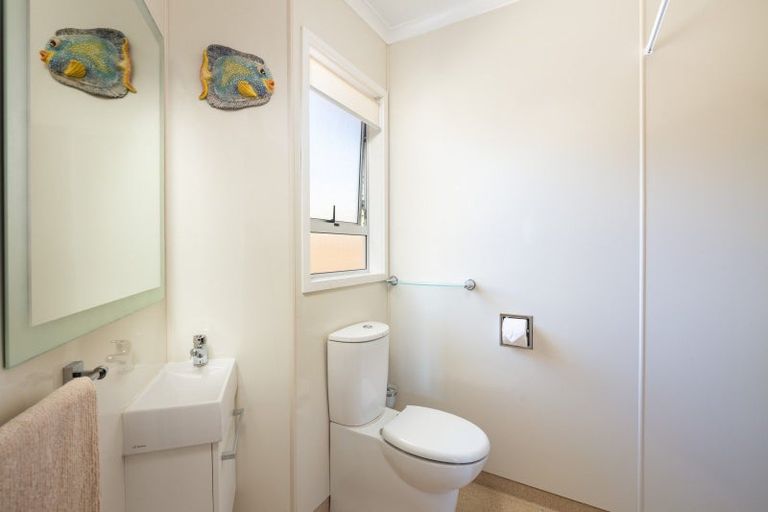 Photo of property in 19 Port View Crescent, Moturoa, New Plymouth, 4310