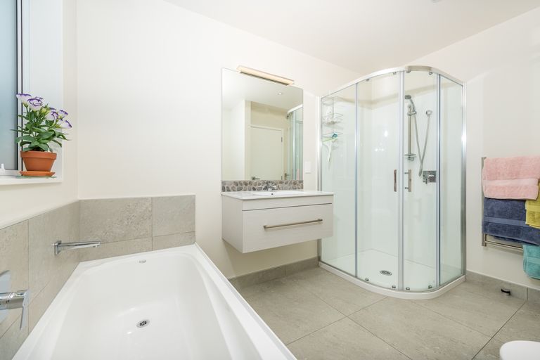 Photo of property in 6 Lockyer Road, Kumeu, 0810