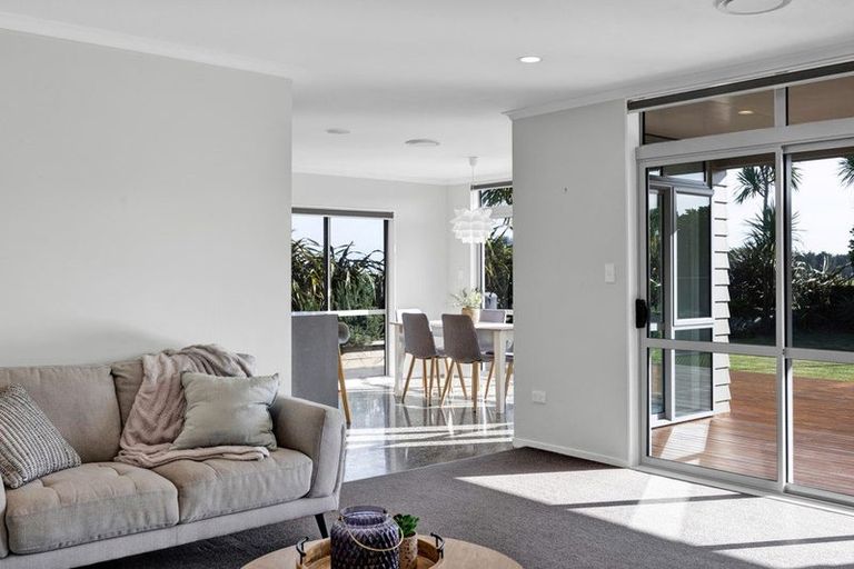 Photo of property in 9a Dolphin Parade, Bell Block, New Plymouth, 4312