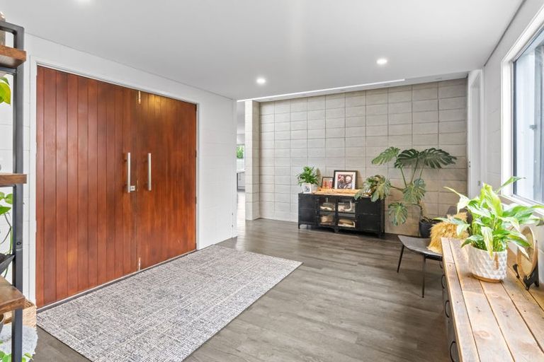 Photo of property in 24 Okarito Avenue, Levin, 5510