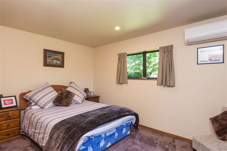 Photo of property in 8 Appleton Place, Woodend, 7610