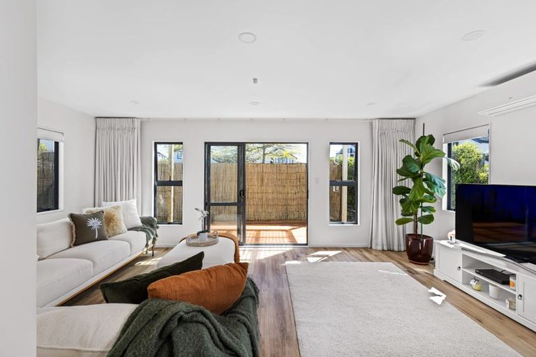 Photo of property in 4/48 Schnapper Rock Road, Schnapper Rock, Auckland, 0632