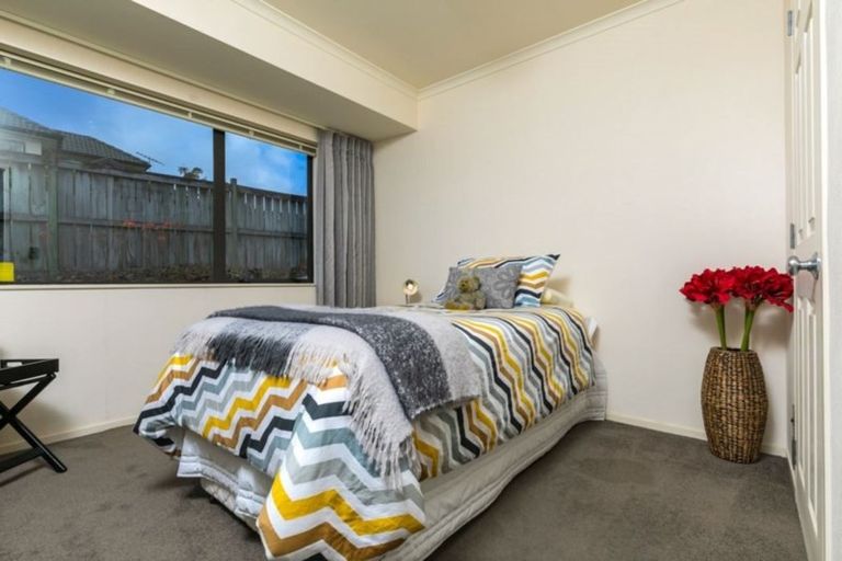 Photo of property in 93 Te Wharau Drive, Greenhithe, Auckland, 0632