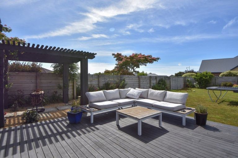 Photo of property in 18 Carrington Drive, Carterton, 5713