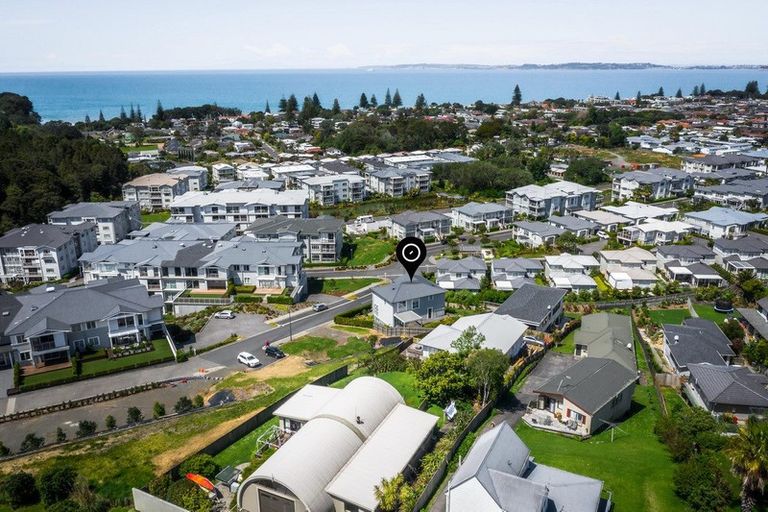 Photo of property in 65 Landmark Terrace, Orewa, 0931