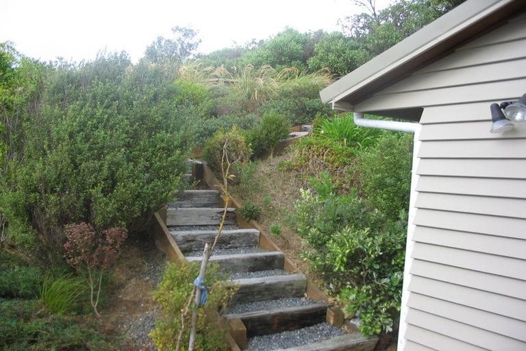 Photo of property in 4 Lyons Crescent, Strathmore Park, Wellington, 6022