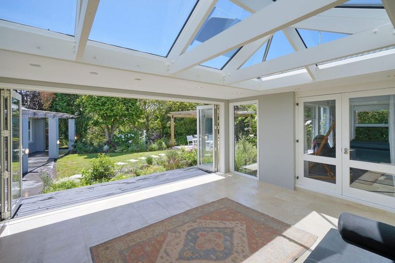 Photo of property in 17 Joyce Crescent, Ilam, Christchurch, 8041