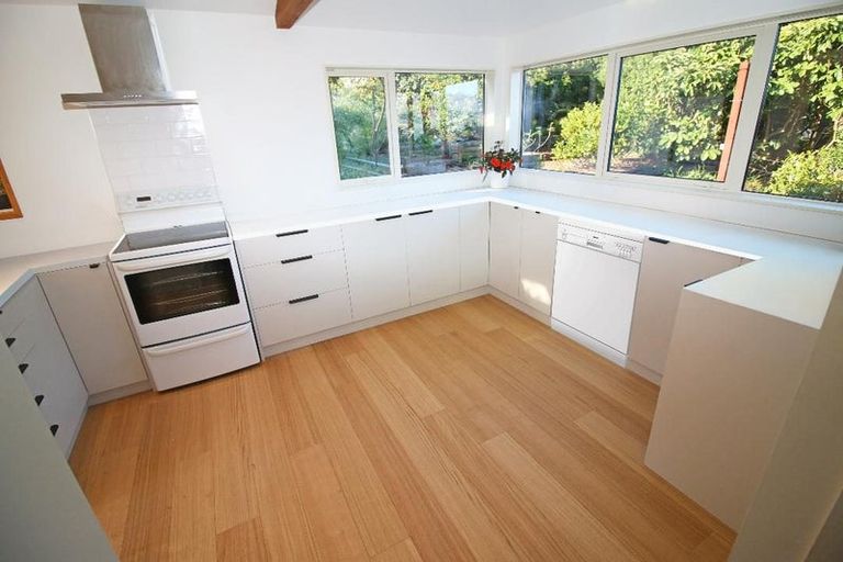 Photo of property in 10 Selwyn Parade, Lyttelton, 8082