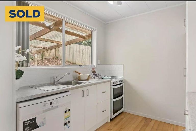 Photo of property in 1/10 Mcquoid Place, Glenfield, Auckland, 0629