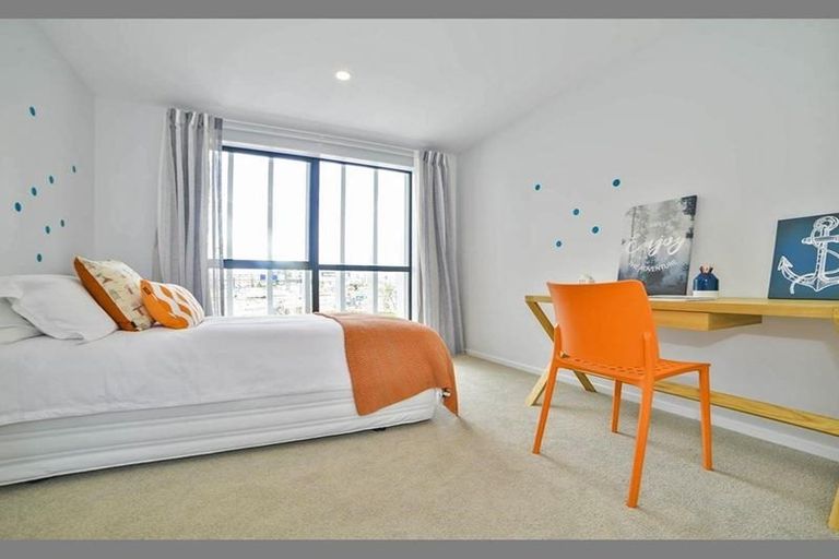 Photo of property in 15 Carder Court, Hobsonville, Auckland, 0618