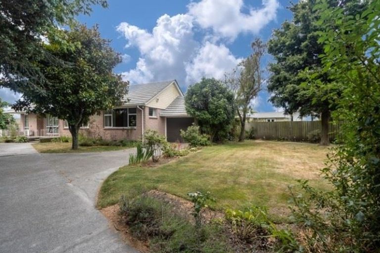 Photo of property in 214 Yaldhurst Road, Avonhead, Christchurch, 8042