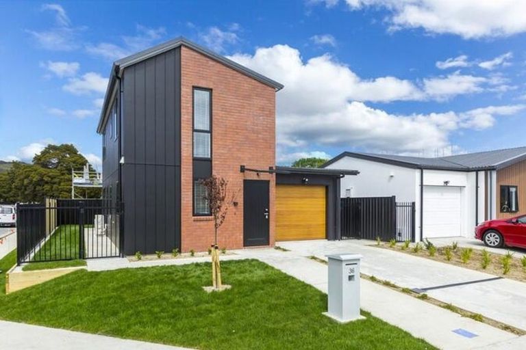 Photo of property in 36 Mawai Hakona Drive, Wallaceville, Upper Hutt, 5018