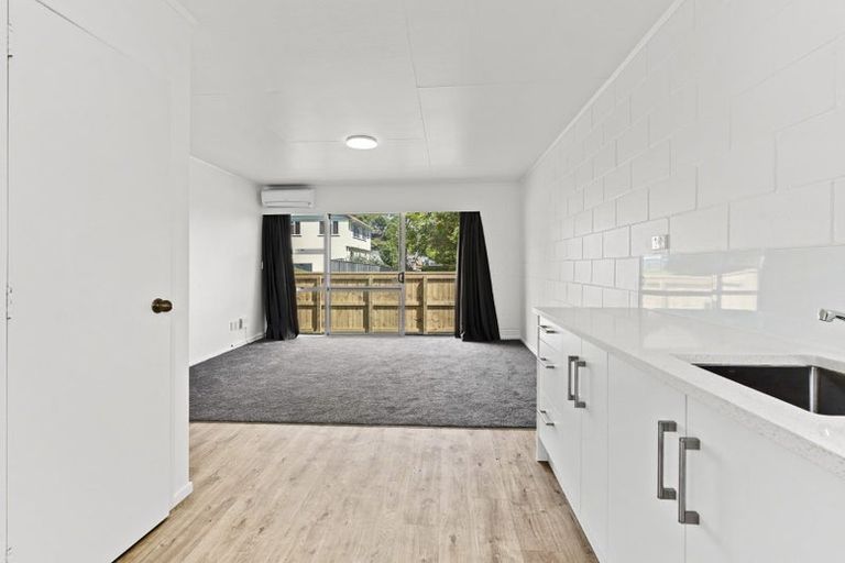 Photo of property in 2/89 Glenpark Avenue, Frankleigh Park, New Plymouth, 4310