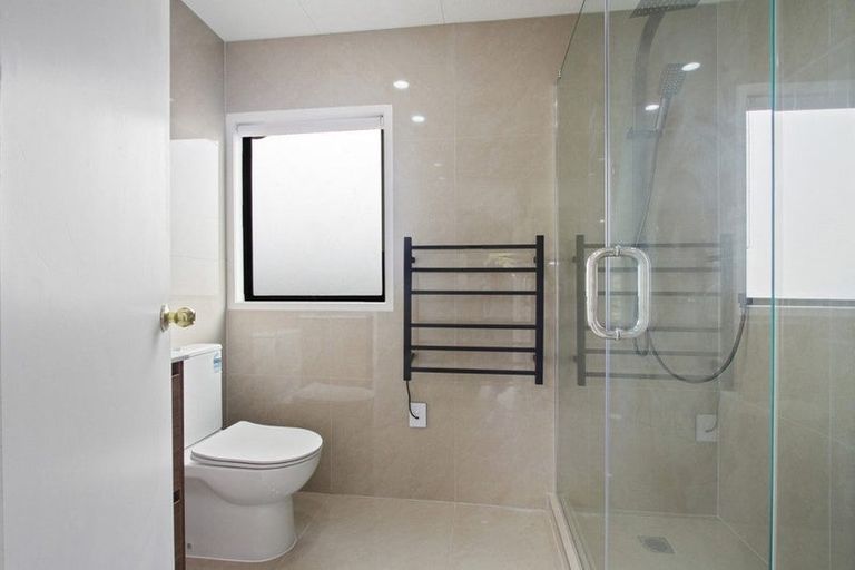 Photo of property in 46 Peverill Crescent, Papatoetoe, Auckland, 2025