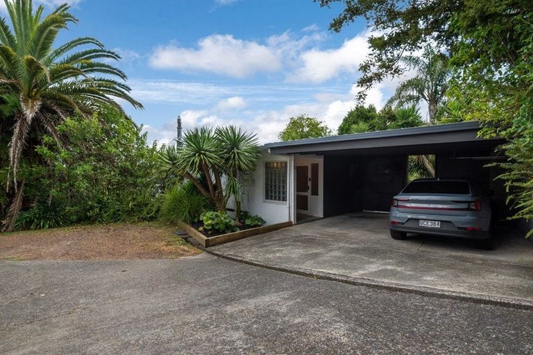 Photo of property in 2/35a Rangatira Road, Beach Haven, Auckland, 0626