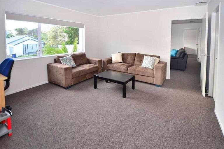Photo of property in 64 Barbados Drive, Unsworth Heights, Auckland, 0632