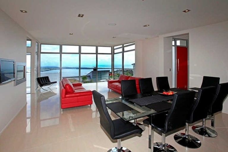 Photo of property in 132 Glenstrae Road, Redcliffs, Christchurch, 8081