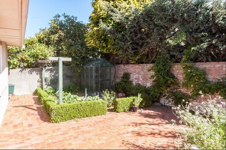 Photo of property in 32 Belgrave Crescent, Kaikorai, Dunedin, 9010