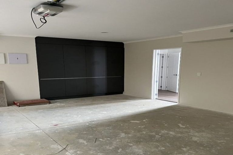 Photo of property in 28 Ballyalton Crescent, Flat Bush, 2019