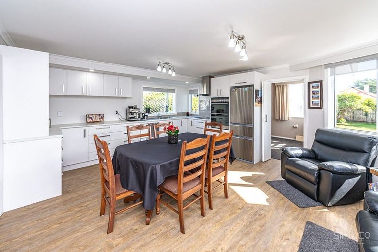 Photo of property in 34 Selwyn Crescent, College Estate, Whanganui, 4500