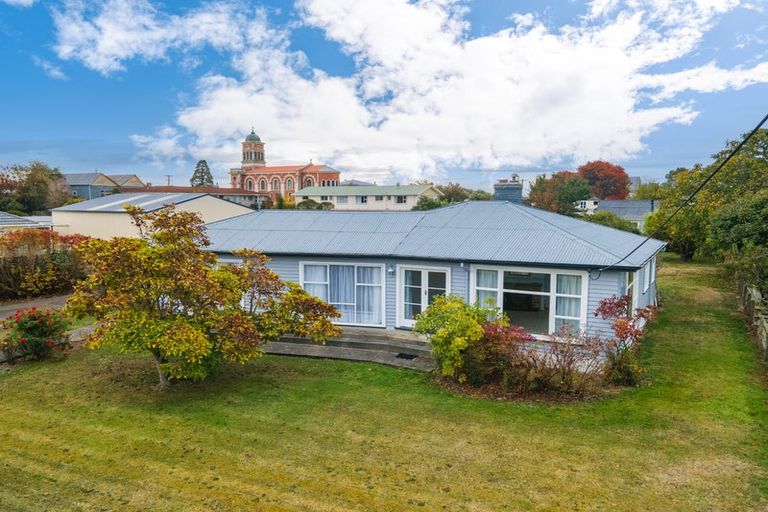 Photo of property in 15 Rugby Street, Waimate, 7924