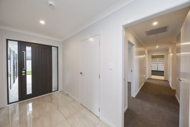 Photo of property in 5 Grand Oaks Drive, Awapuni, Palmerston North, 4412