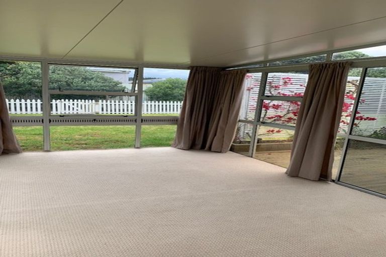 Photo of property in 38 Norfolk Crescent, Otaki Beach, Otaki, 5512